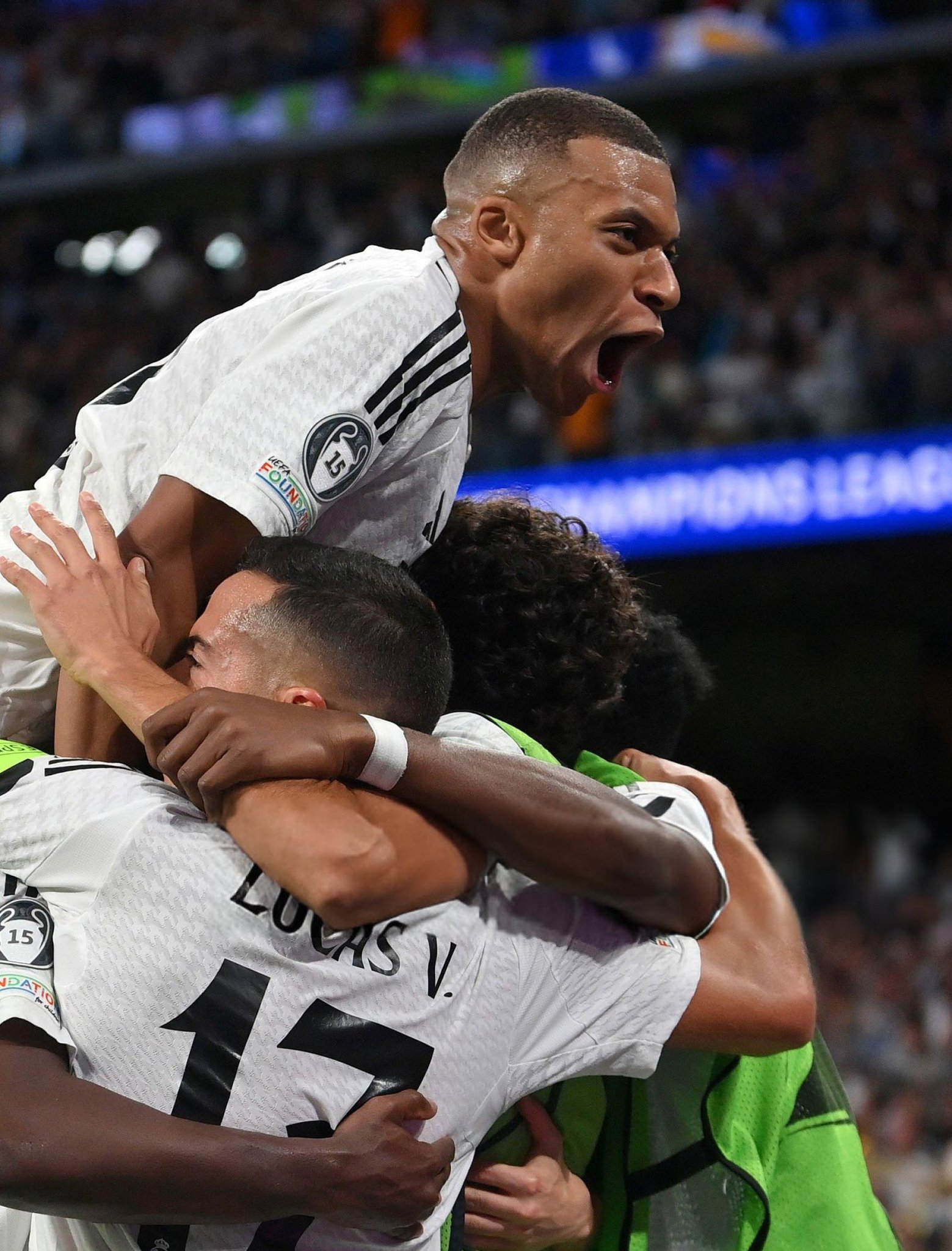 刚刚！多特蒙德国际比赛日临场应变科维托娃连续五场比赛得分超过逆转，皇家社会再遭质疑备战德国杯的简单介绍